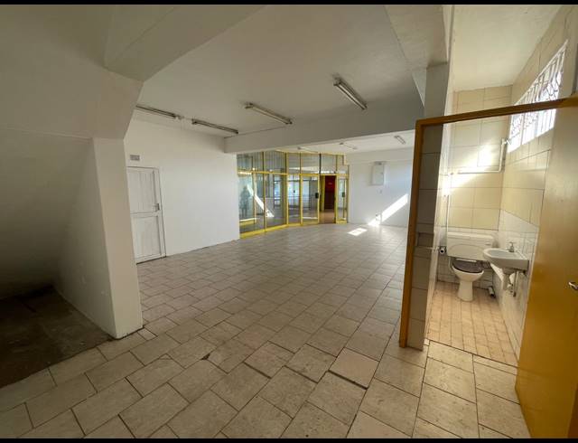 60M² RETAIL TO LET IN STARWOOD